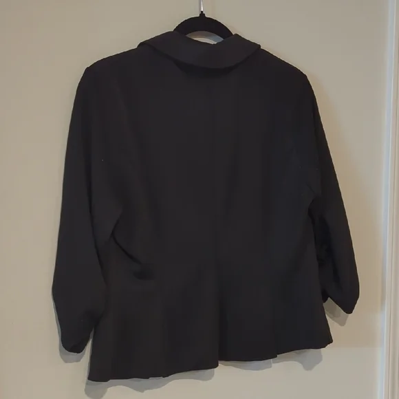 Candies Cropped Open Front Black Blazer, Size Large - Picture 4 of 5